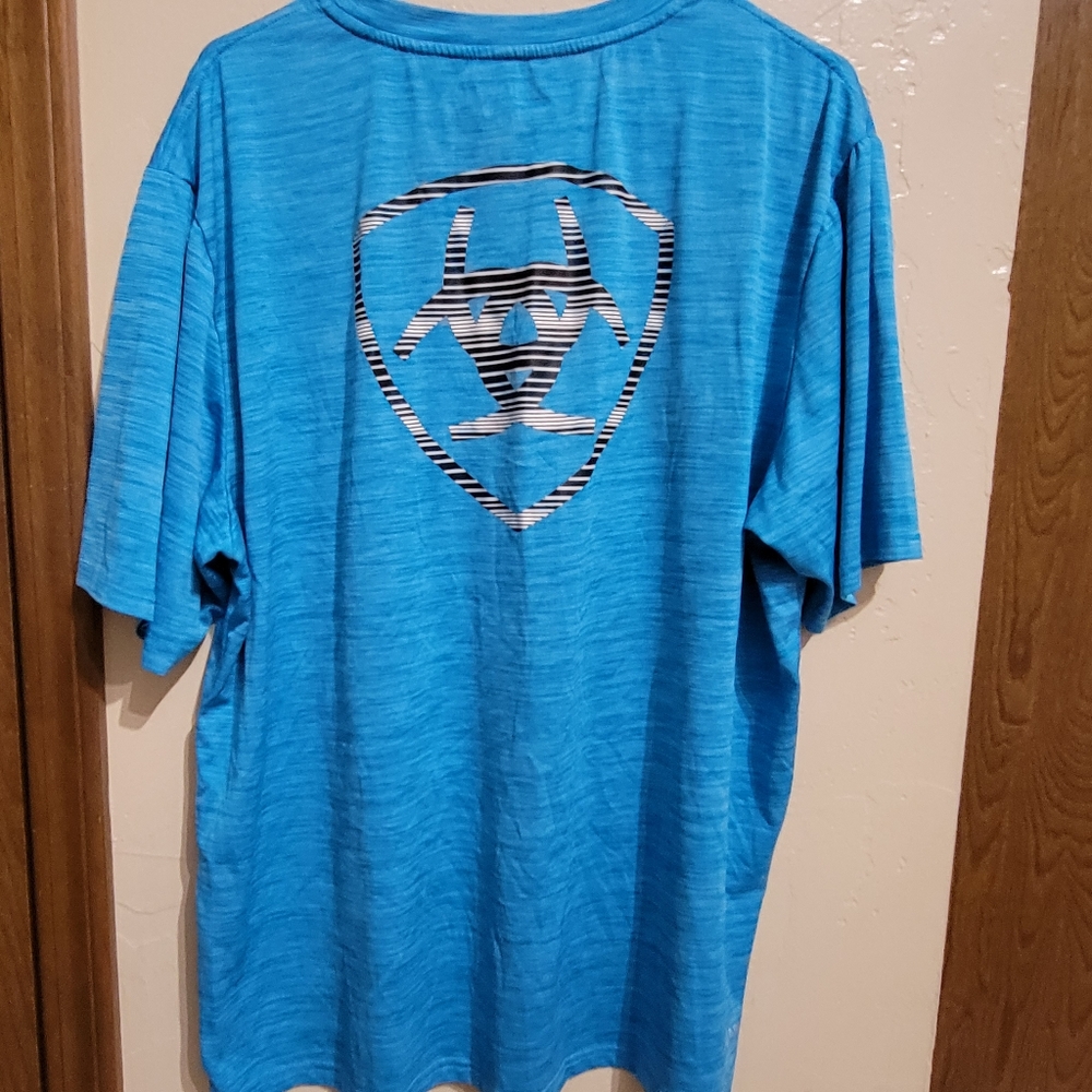 Ariat Mens shirt. Cooling heat series